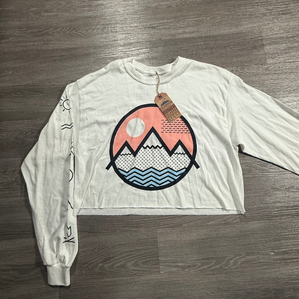 Coloradical Denver Colorado Mountains Graphic Long Sleeve Crop Top White Large